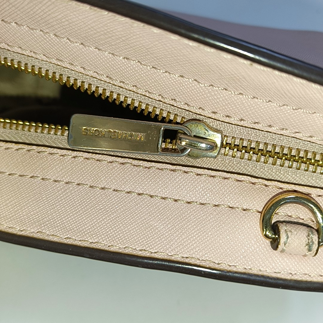 MICHAEL KORS Selma Extra Small Pink Cowhide Embossed Single Shoulder Bag Crossbody Golden hardware Removable shoulder strap-(SKU)-941505944