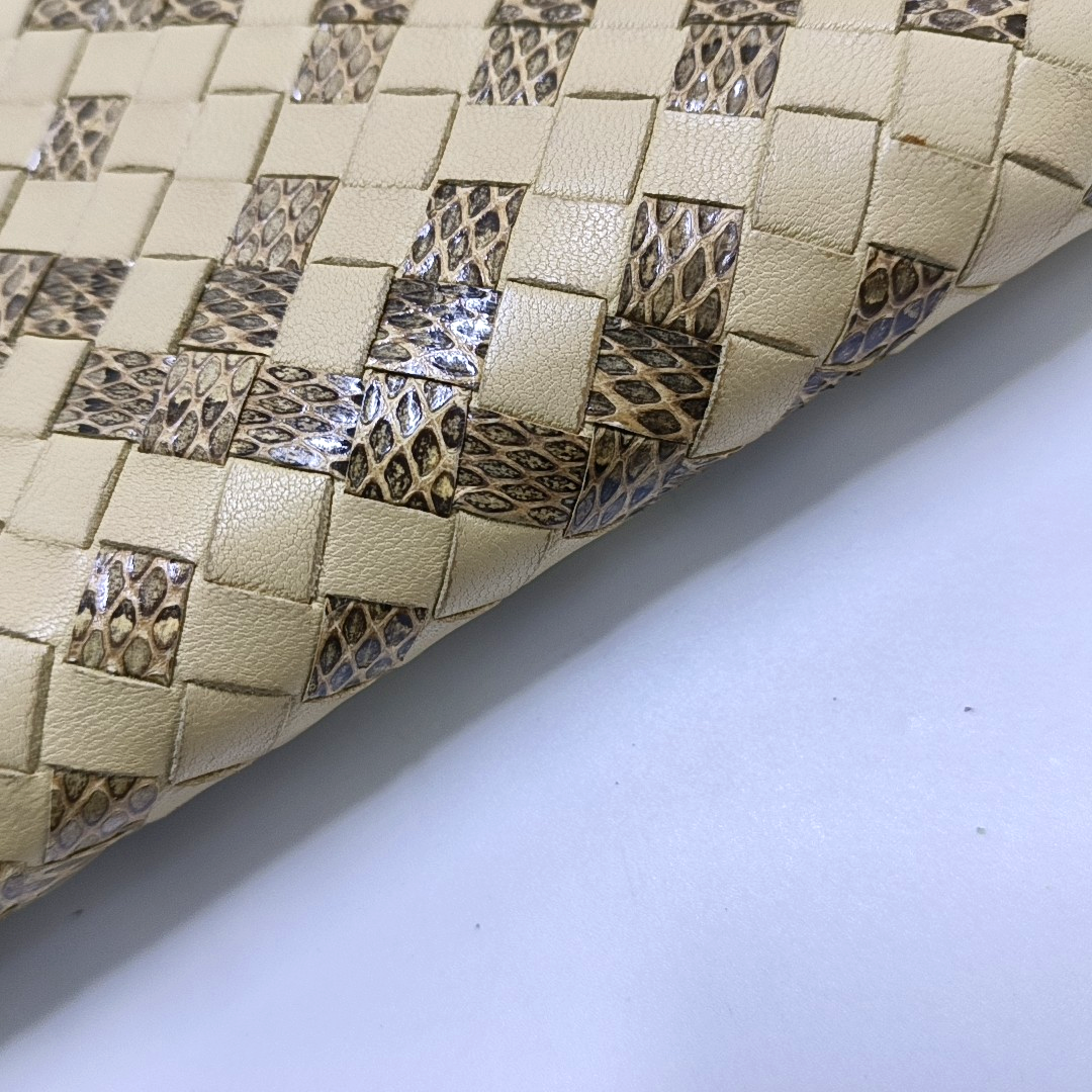 BOTTEGA VENETA Khaki Cowhide Braided Wallet Silver Hardware-(SKU)-958796805