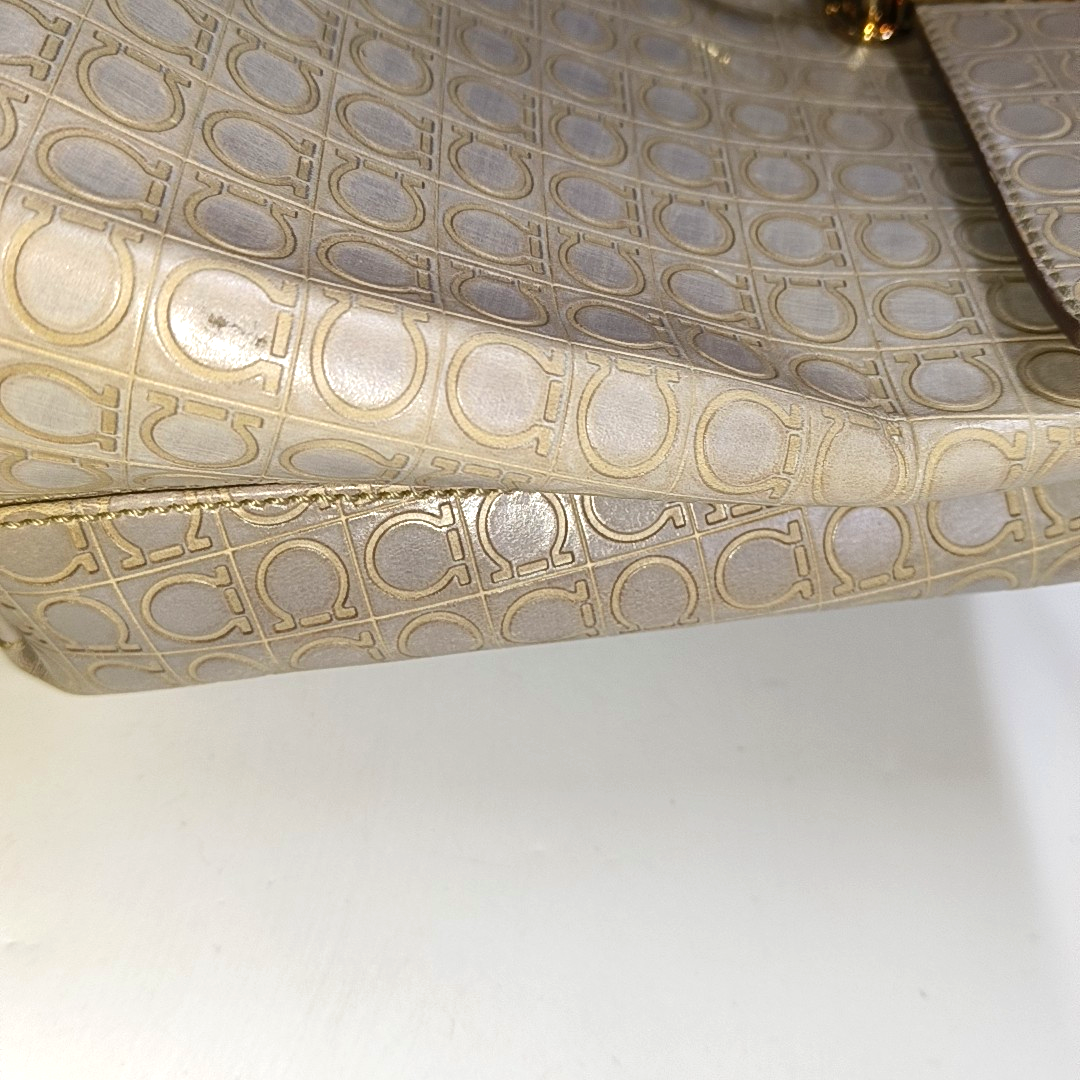 FERRAGAMO Kelly Khaki Leather Tote Golden hardware-(SKU)-14500096