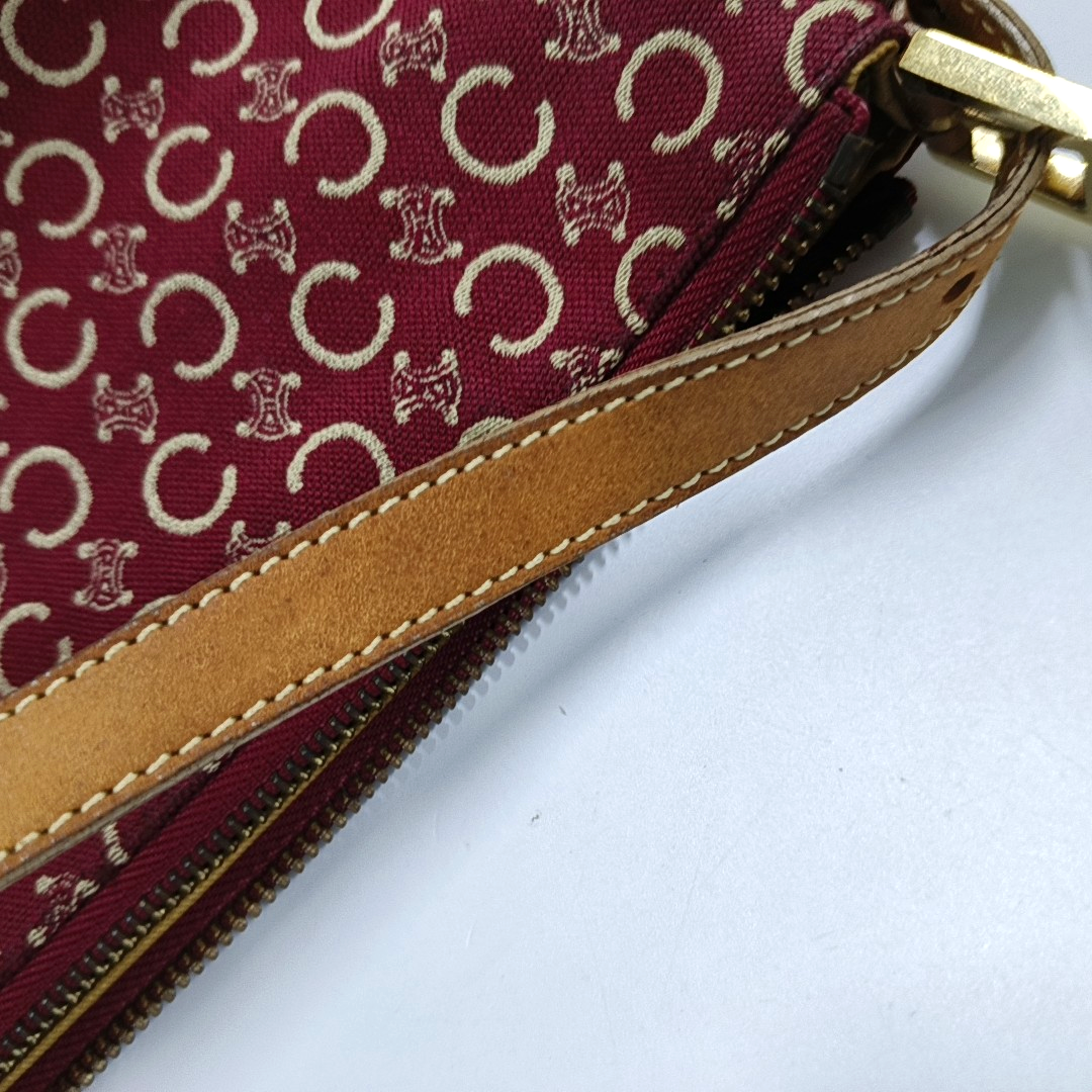CELINE Red Canvas Triumph Handbag Golden hardware Removable shoulder strap-(SKU)-956322936