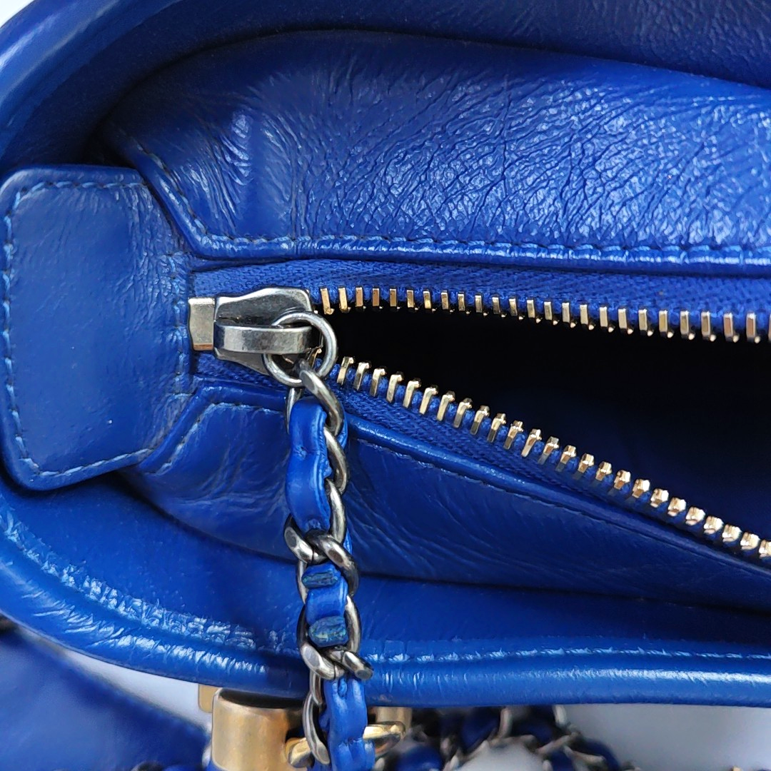 CHANEL GABRIELLE Small size blue leather quilted diamond crossbody bag single shoulder bag handbag golden silver ruthenium hardware 29 opening detachable shoulder strap-(SKU)-951676219