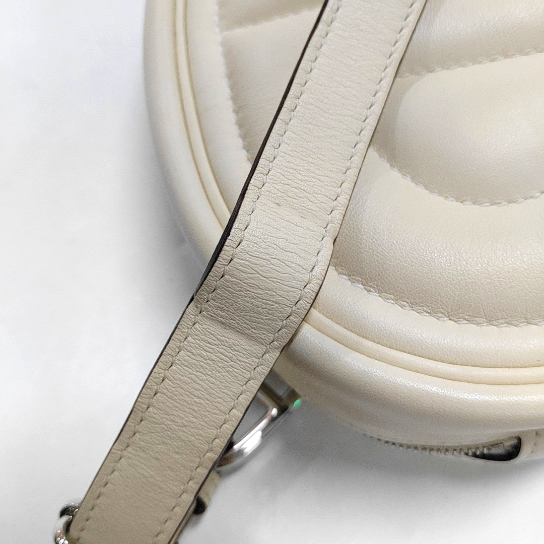 HERMÈS In-The-Loop Cream Swift Leather Quilted Embossed Shoulder Bag with Detachable Strap, Silver Hardware, Z Clasp-(SKU)-968173215