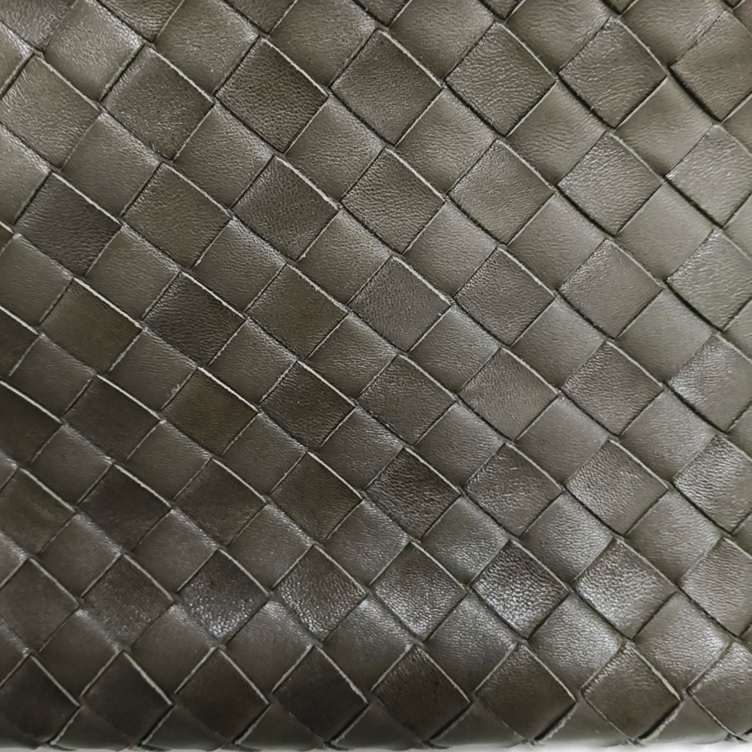 BOTTEGA VENETA Green Sheepskin Woven Clutch Golden hardware-(SKU)-946431245