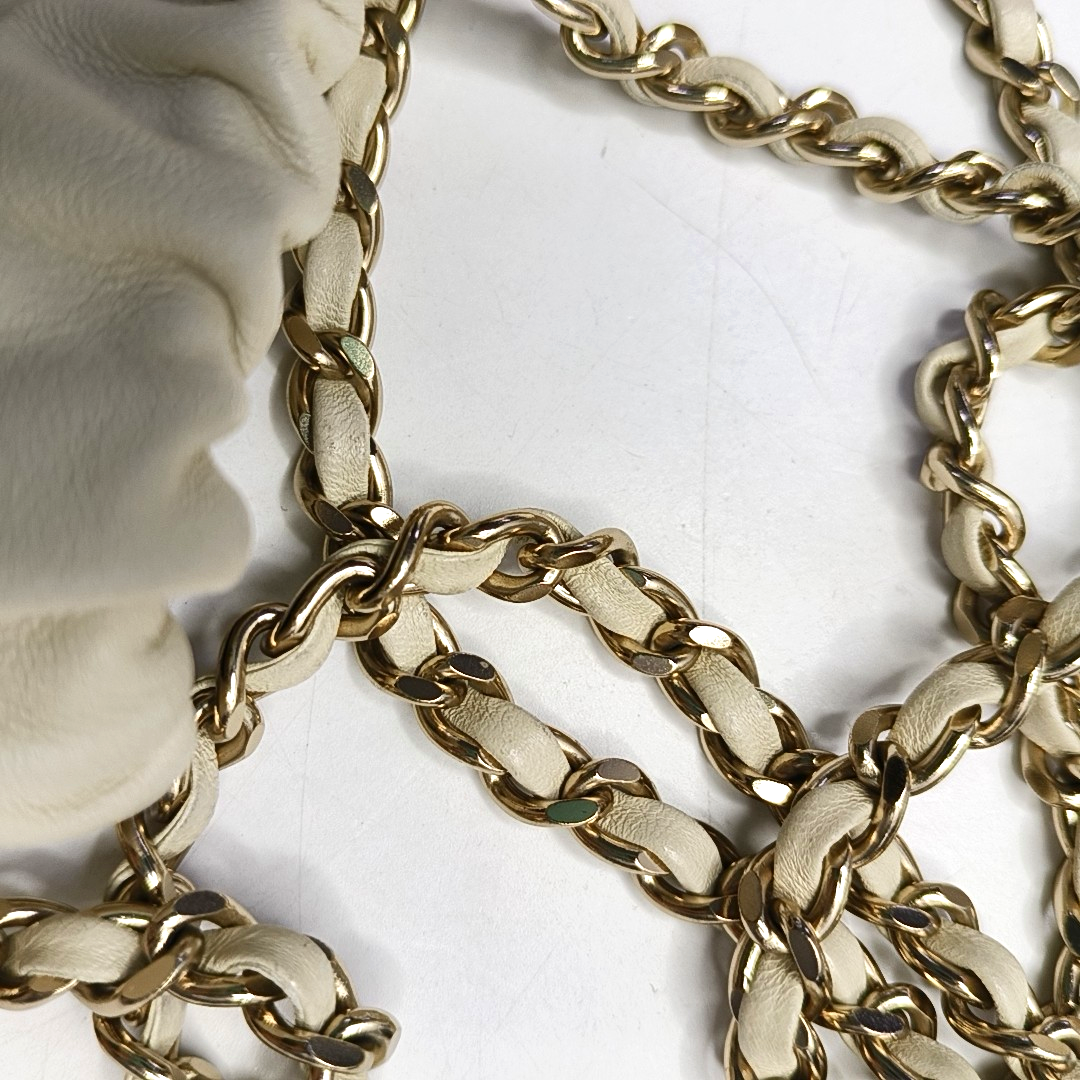CHANEL DRAWSTRING White Calfskin Shoulder Bag with Gold Hardware, 30 Clutch-(SKU)-955869529