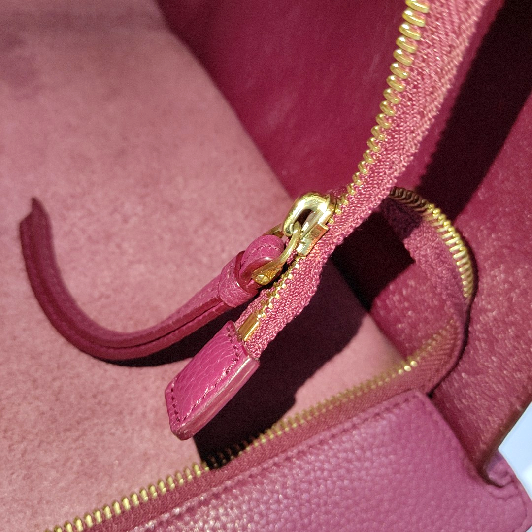 FERRAGAMO Amy Medium size Fuchsia Cowhide Leather Shoulder Bag Golden hardware-(SKU)-939936787