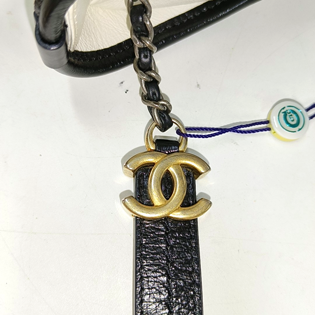 CHANEL GABRIELLE Medium White Leather Quilted Diamond Stitch Hobo Bag with Shoulder Strap, Gold Silver Ruthenium Hardware, 26 Opening-(SKU)-12142996