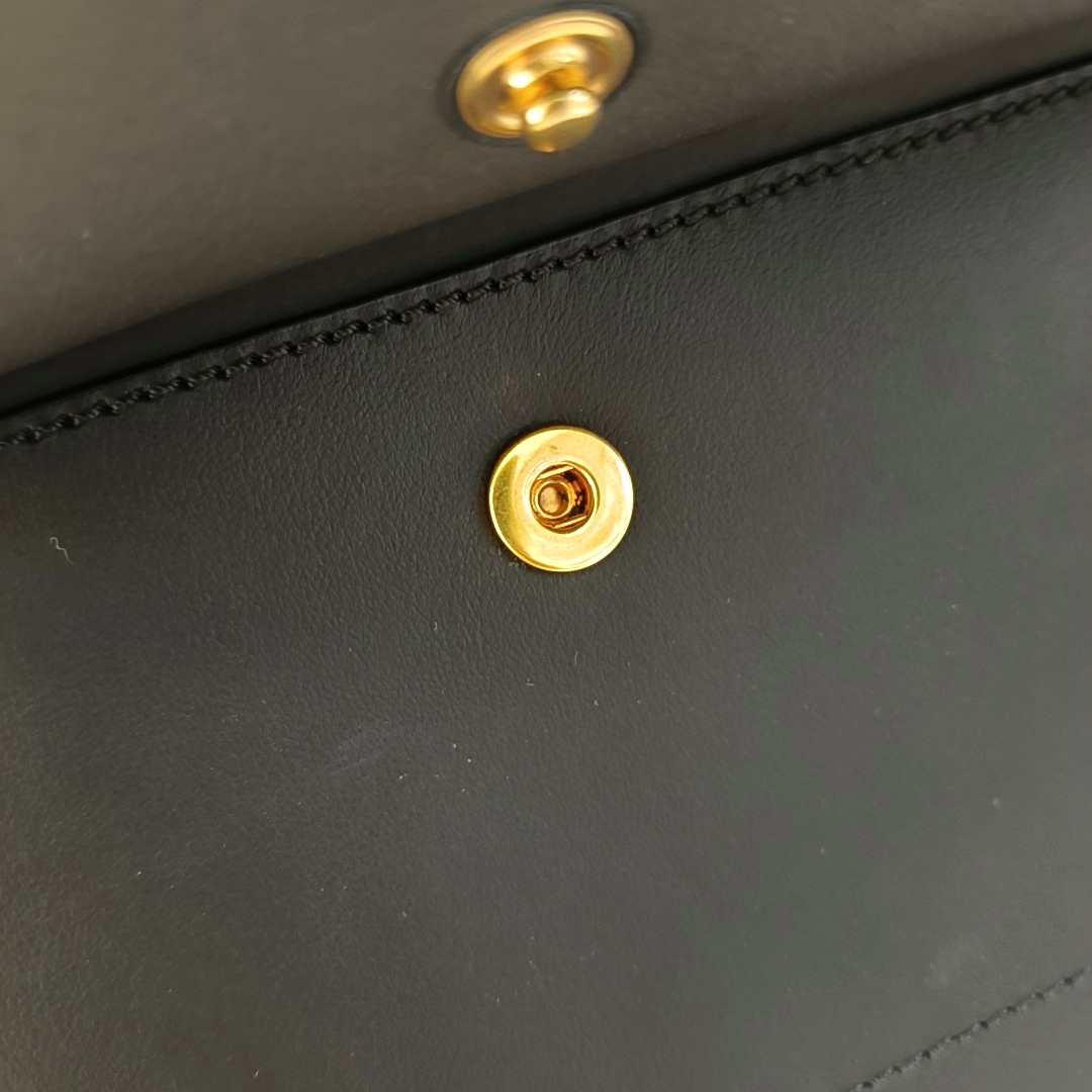 BURBERRY Black Cowhide Clutch Golden hardware-(SKU)-960317671