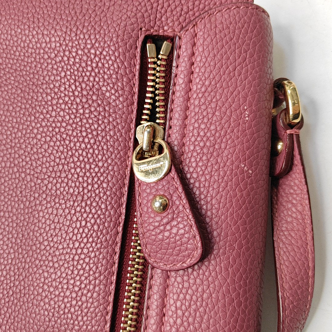FERRAGAMO Blush Pink Calfskin Crossbody Single Shoulder Bag Golden hardware-(SKU)-944292181
