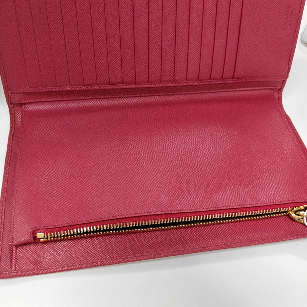 PRADA Fuchsia leather cross-grain clutch Golden hardware-(SKU)-14366482