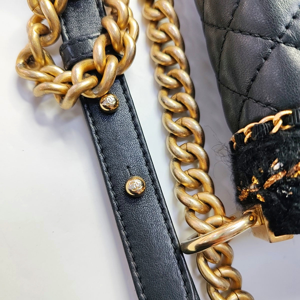 CHANEL BOY CHANEL Small Size Black Calfskin Quilted Diagonal Bag, Shoulder Bag with Detachable Strap, Golden Hardware, 23 Clasps-(SKU)-968888803