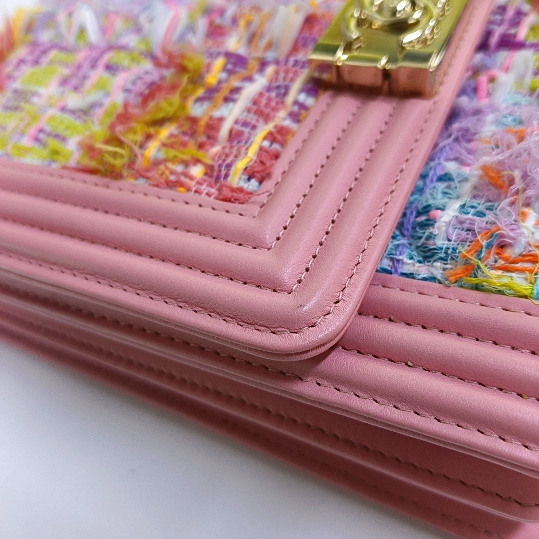CHANEL BOY CHANEL Pink Tweed Quilted Crossbody Shoulder Bag with Golden Hardware, 27K, Detachable Strap-(SKU)-968690690
