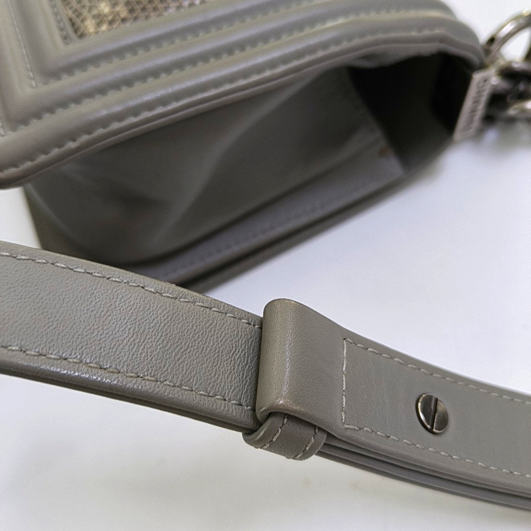 CHANEL BOY CHANEL small size grey lizard skin quilted crossbody bag with 19 chain links, palladium hardware, detachable strap-(SKU)-967359971