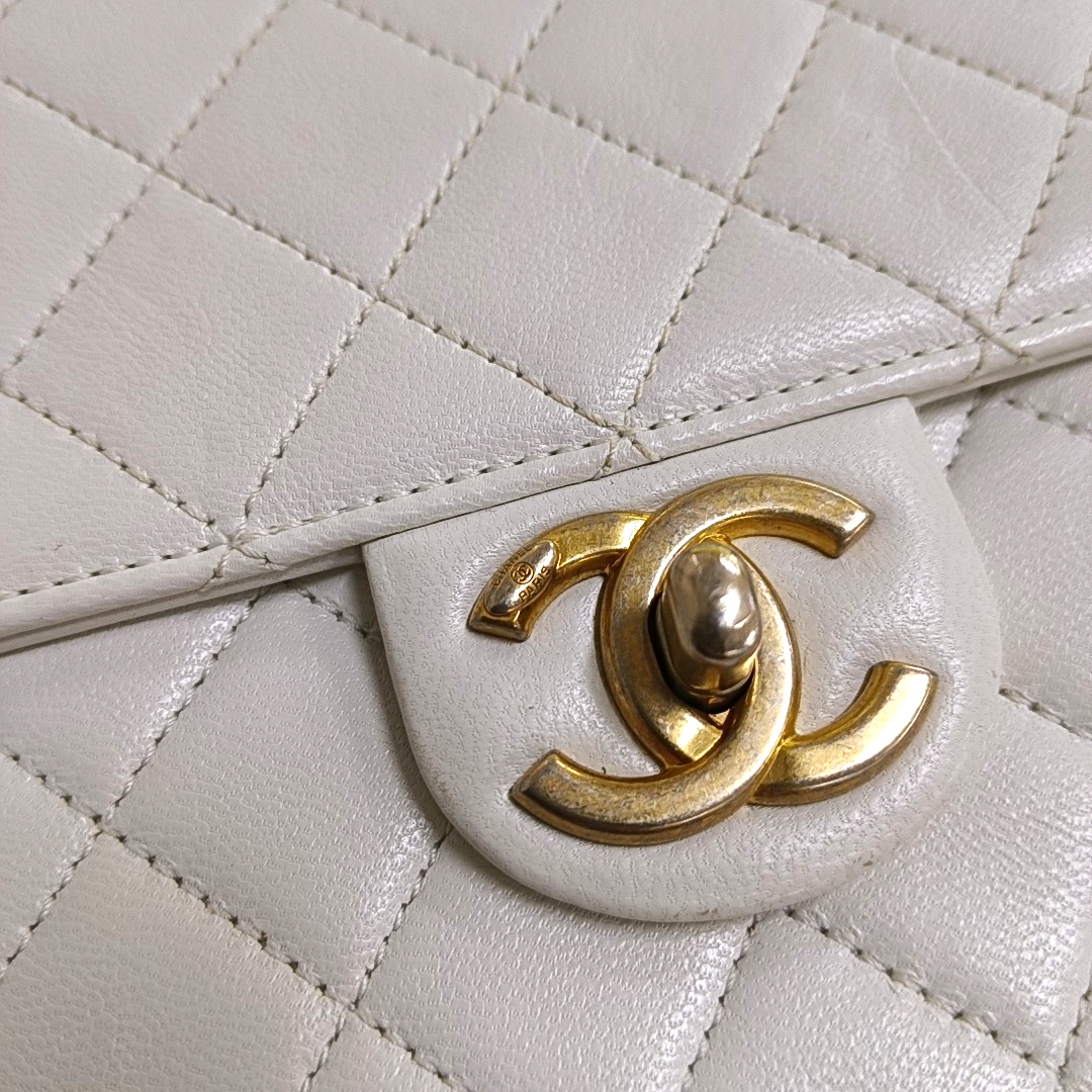 CHANEL CLASSIC FLAP White Lamb Calfskin Quilted Handbag Single Shoulder Bag Gold Hardware 30 Clasp-(SKU)-959631045