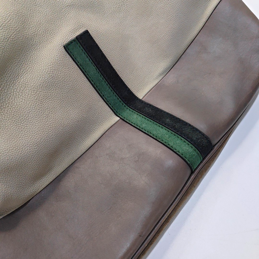 CELINE Khaki Leather Single Shoulder Bag Tote Bag Golden hardware-(SKU)-948941217
