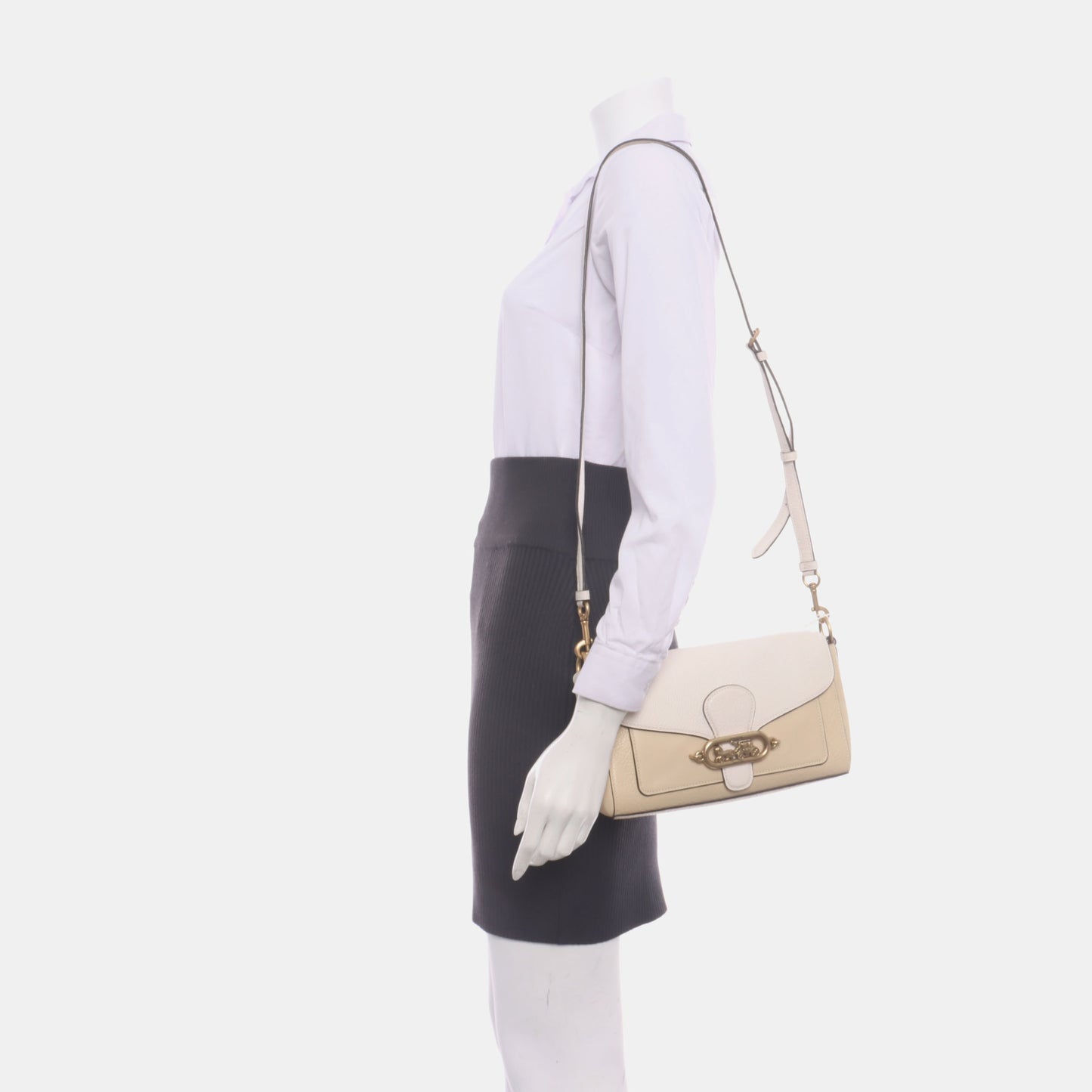 COACH 26 Beige leather carriage single shoulder bag, crossbody bag Golden hardware shoulder straps-(SKU)-933386227