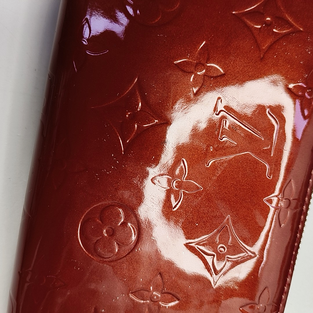 LOUIS VUITTON Red patent leather embossed wallet Golden hardware-(SKU)-959605154
