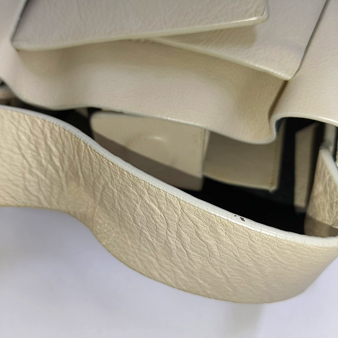Yuzefi Beige Leather Single Shoulder Bag Golden hardware Removable shoulder strap-(SKU)-937551910