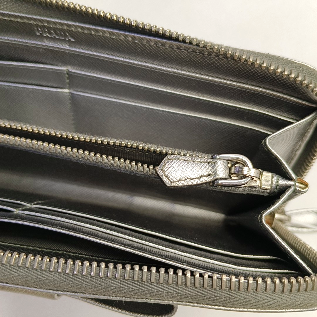 PRADA Silver Cowhide Crosshatch Pattern Wallet Silver Hardware-(SKU)-959593939