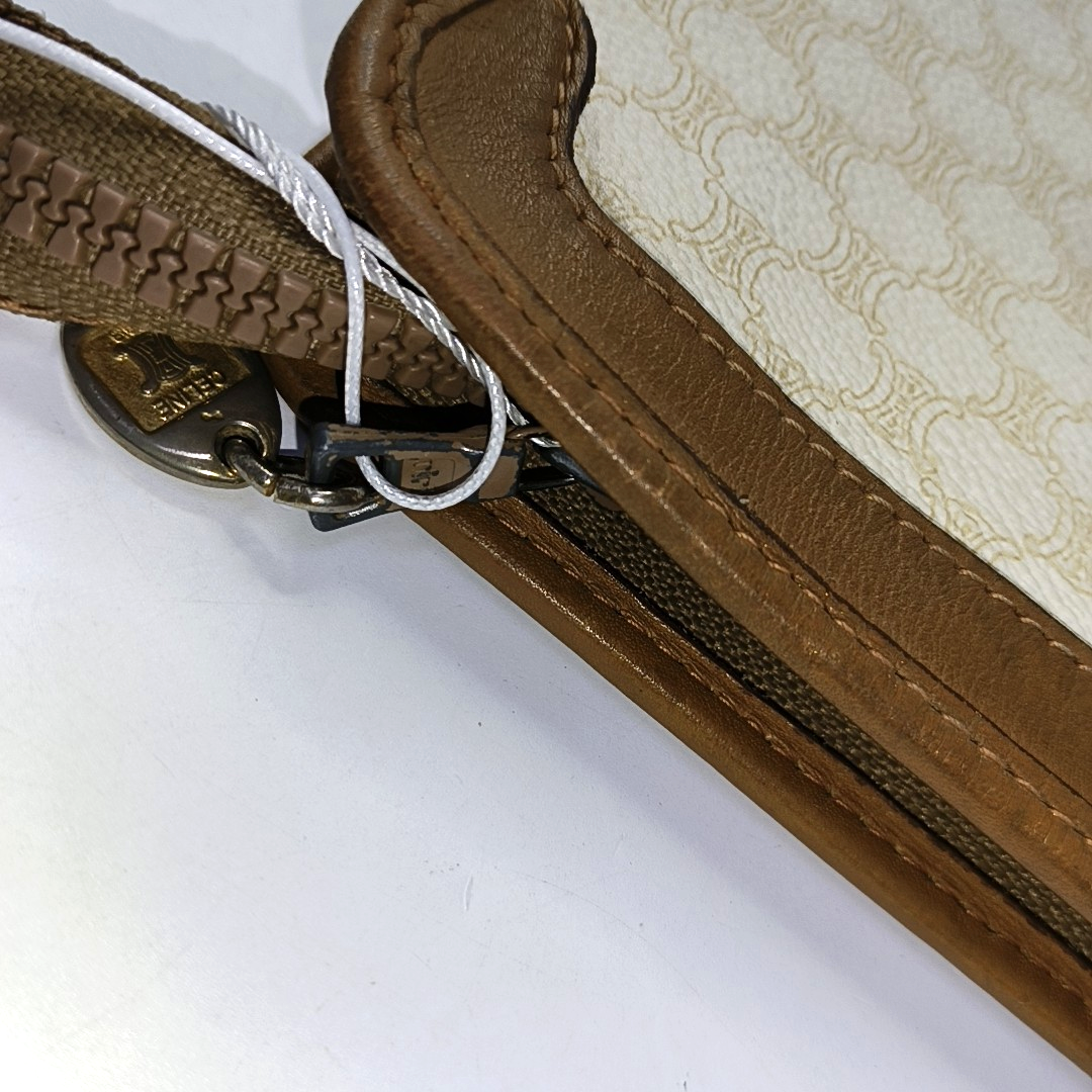 CELINE White Coated Canvas Triumph Handbag Golden hardware-(SKU)-953110143