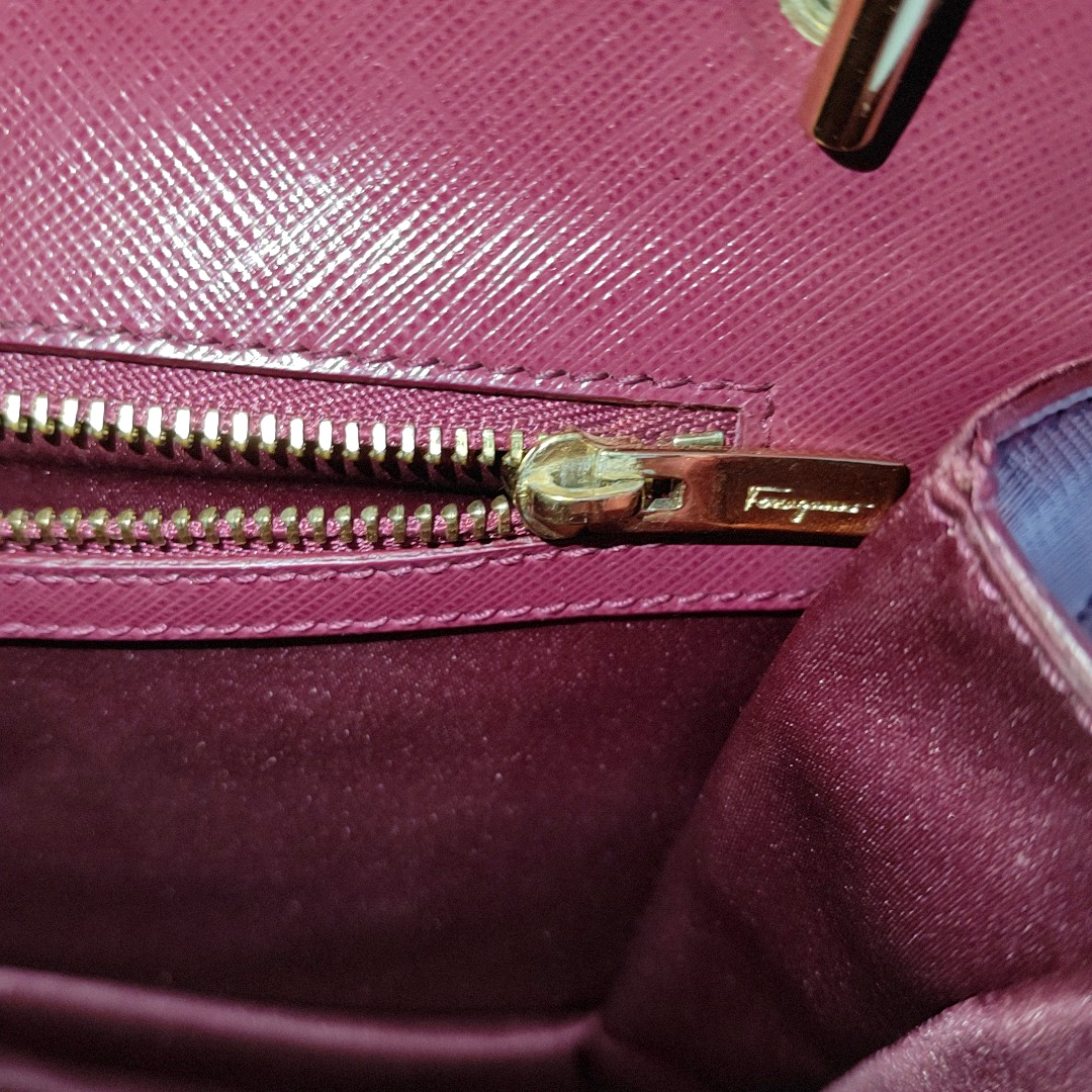 FERRAGAMO Ginny Fuchsia Leather Embossed Single Shoulder Bag Crossbody Golden hardware-(SKU)-14462522