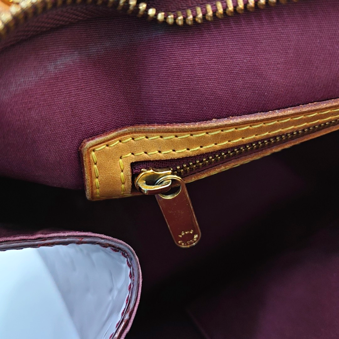 LOUIS VUITTON BREA Burgundy Patent Leather Monogrammed Grained Handbag Shoulder Bag Golden hardware Removable shoulder strap-(SKU)-13772850