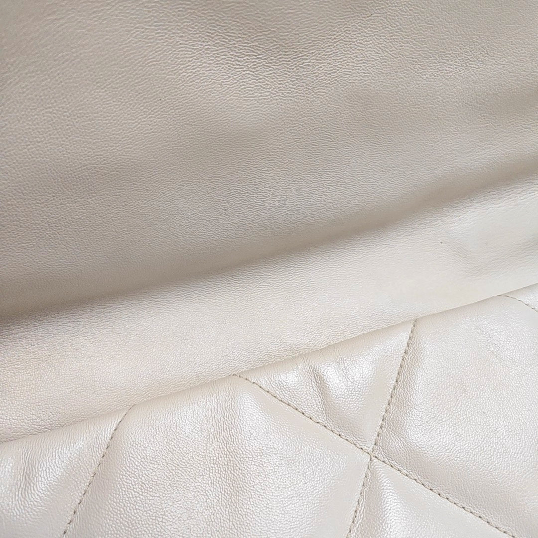 CHANEL CHANEL 19 Maxi Super Large White Lamb Skin Quilted Shoulder Bag Tote Bag Crossbody Golden Silver Ruthenium Hardware 30cm-(SKU)-971521605