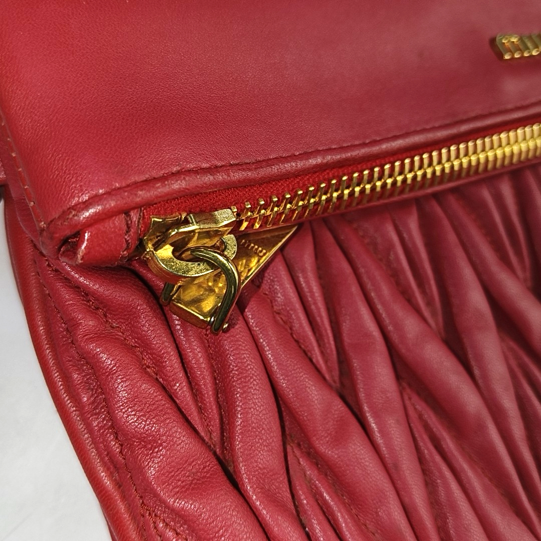Miu Miu Red Sheepskin Quilted Clutch Bag Handbag Single Shoulder Bag Golden hardware-(SKU)-957691909