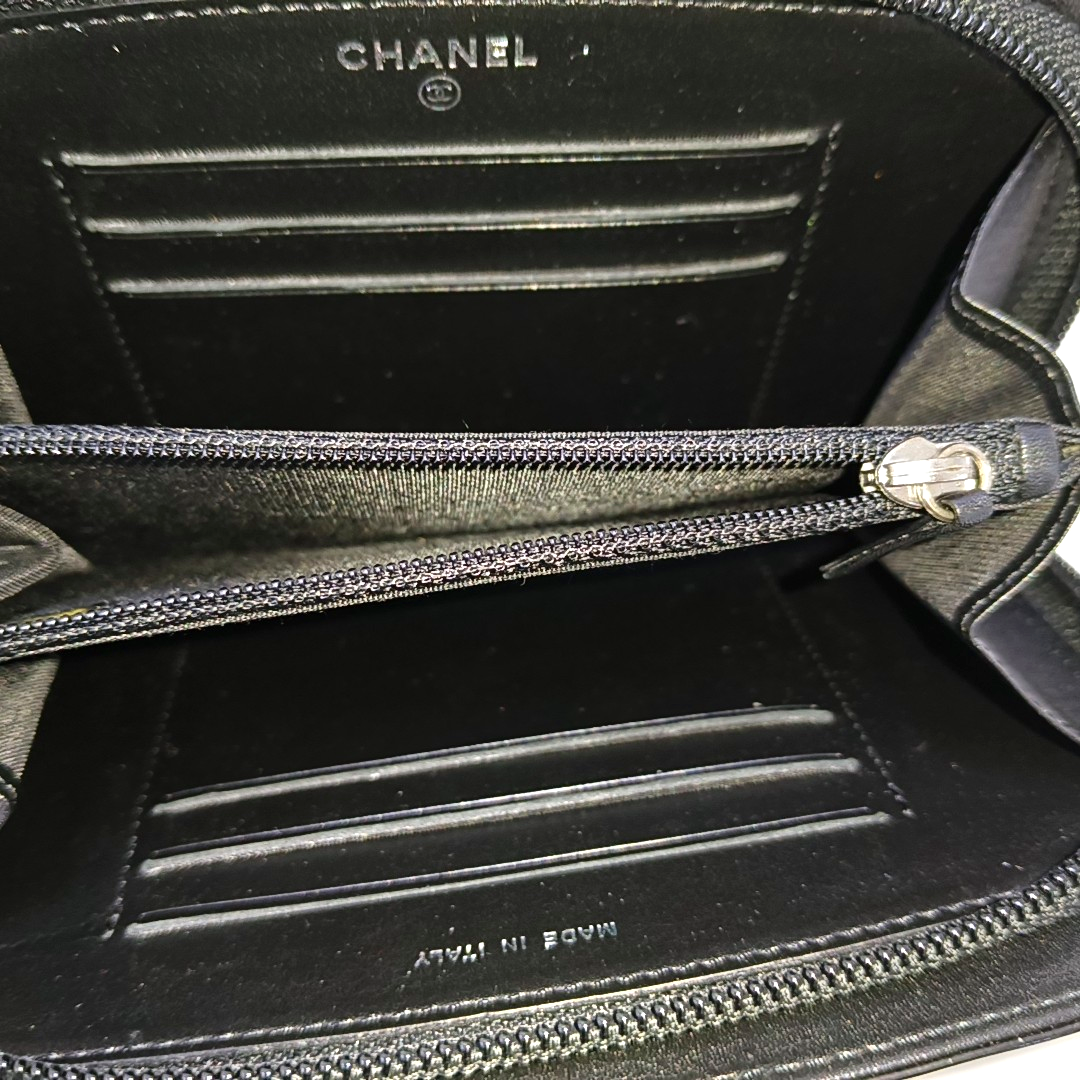 CHANEL CIRCLED CC Black Patent Leather Wallet Silver Hardware 13nan-(SKU)-951413773
