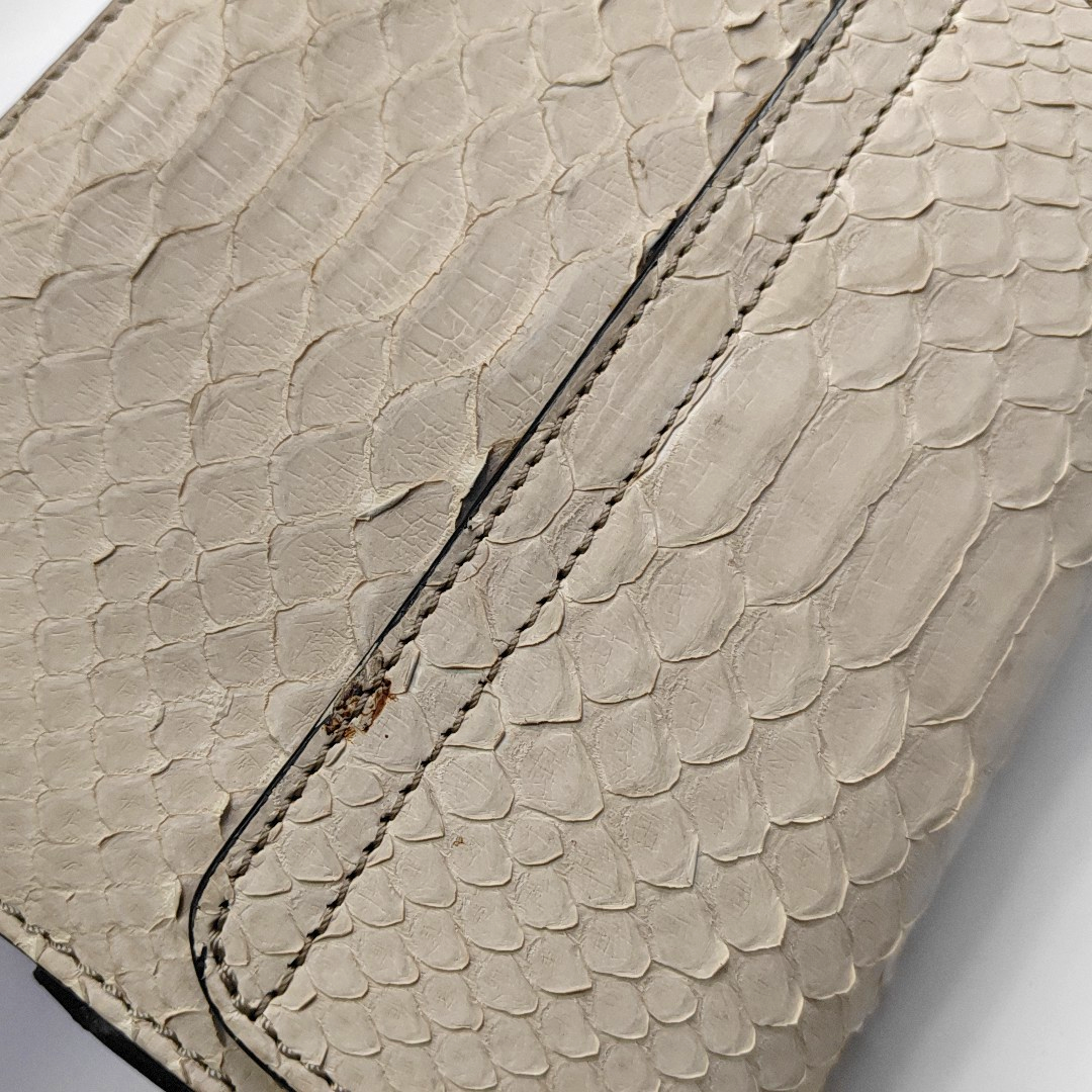 BURBERRY Langley Light Gray Leather Snake Pattern Single Shoulder Bag Crossbody Bag Golden hardware Removable shoulder strap-(SKU)-945572337