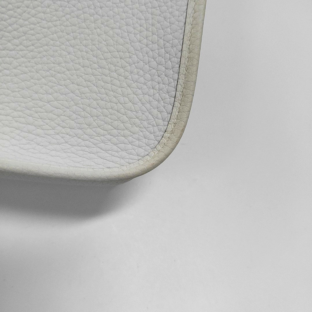 HERMÈS Evelyne New White Clemence Leather Cutout Shoulder Bag Crossbody Bag Handbag Golden Hardware Removable Shoulder Strap Accessories Included-(SKU)-961613052