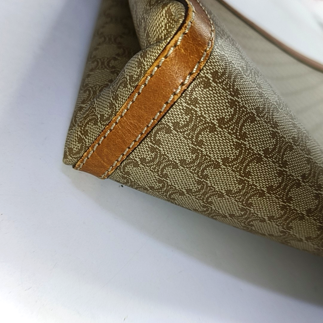 CELINE MACADAM CLUTCHES Beige Coated Canvas Triumph Handbag Brown Hardware-(SKU)-951569152