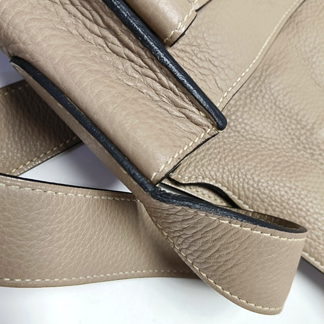 HERMÈS Steve Dove Gray Clemence Calfskin Single Shoulder Bag Crossbody Bag Silver Hardware 🄻-(SKU)-970550032