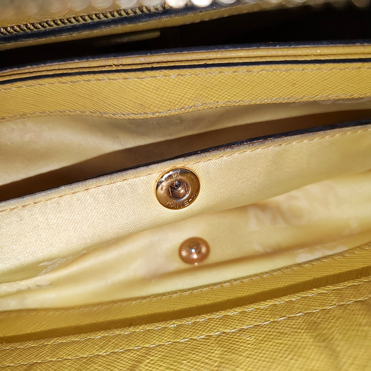 MCM NUOVO Yellow Leather Sling Shoulder Bag Golden hardware Removable shoulder strap-(SKU)-940313912