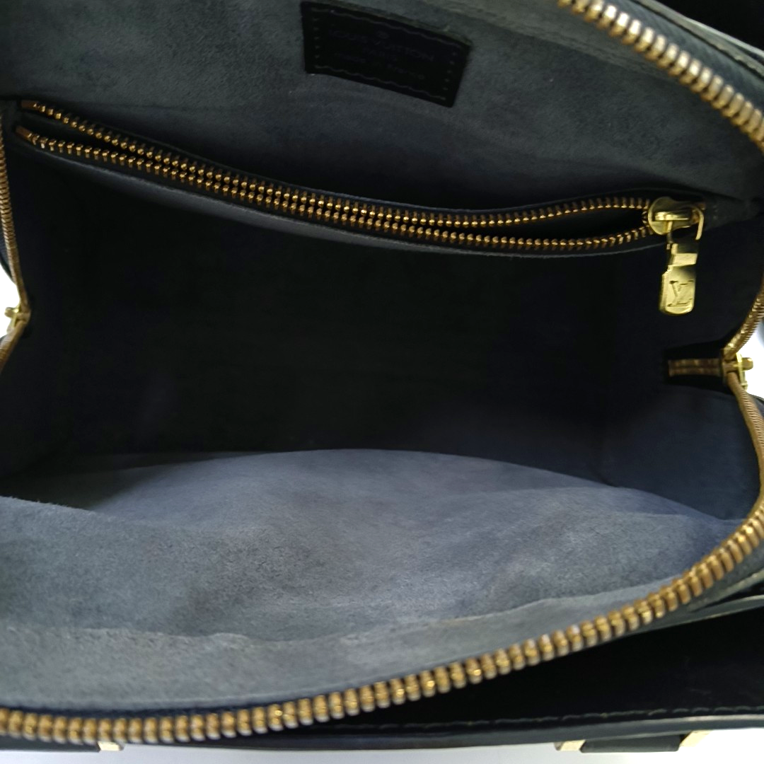 LOUIS VUITTON PONNEUF Small size BlackEPI牛皮水波纹Handheld包 Golden hardware Vintage model-(SKU)-955324453