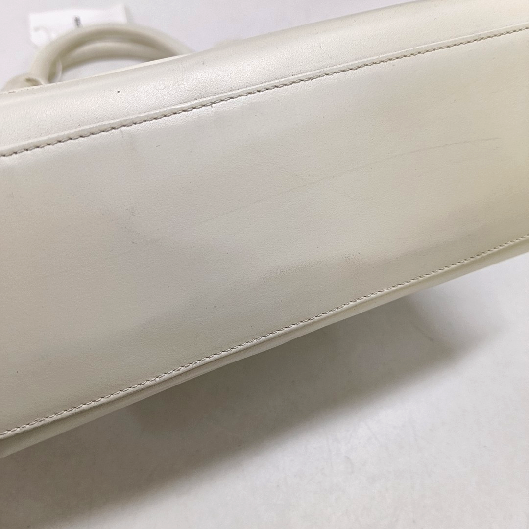 FERRAGAMO White Leather Embossed Tote Bag Golden hardware-(SKU)-951805301