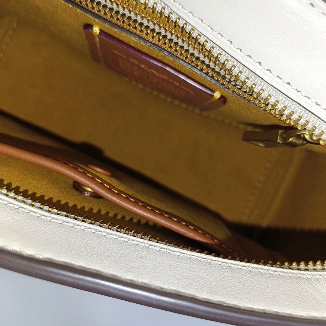 COACH COURIER White leather rivet patchwork single shoulder bag crossbody Golden hardware Removable shoulder strap-(SKU)-13839897