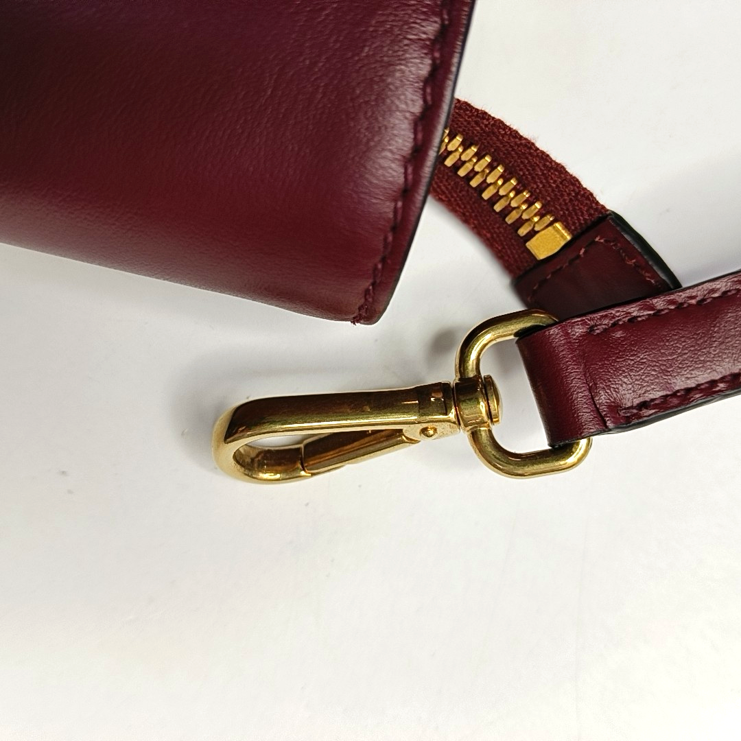 Miu Miu Burgundy leather handbag, single shoulder bag Golden hardware Removable shoulder strap-(SKU)-949081414
