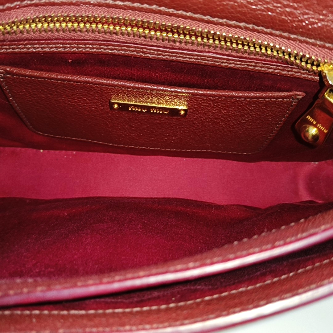 Miu Miu Red cowhide shoulder bag crossbody bag Golden hardware-(SKU)-959044533