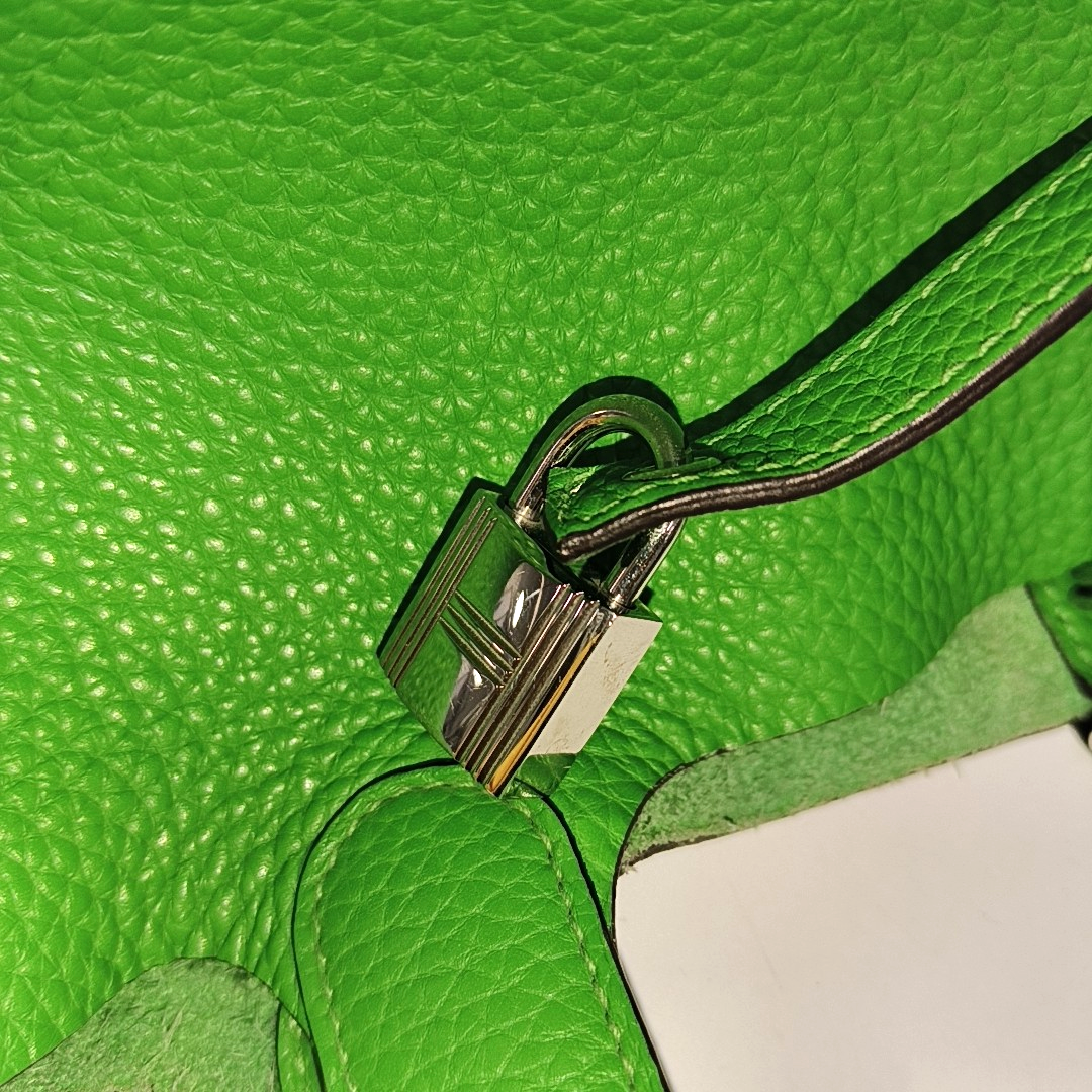 HERMÈS Picotin Lock 22 Bamboo Green Clemence Calfskin Basket Handbag with Detachable Strap, Silver Hardware, 🅁-(SKU)-940900076