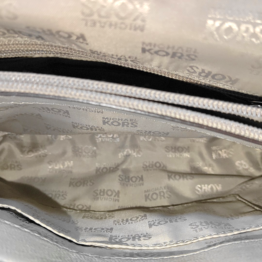 MICHAEL KORS Medium size Gray Cowhide Quilted Single Shoulder Bag Crossbody Silver Hardware-(SKU)-14349327