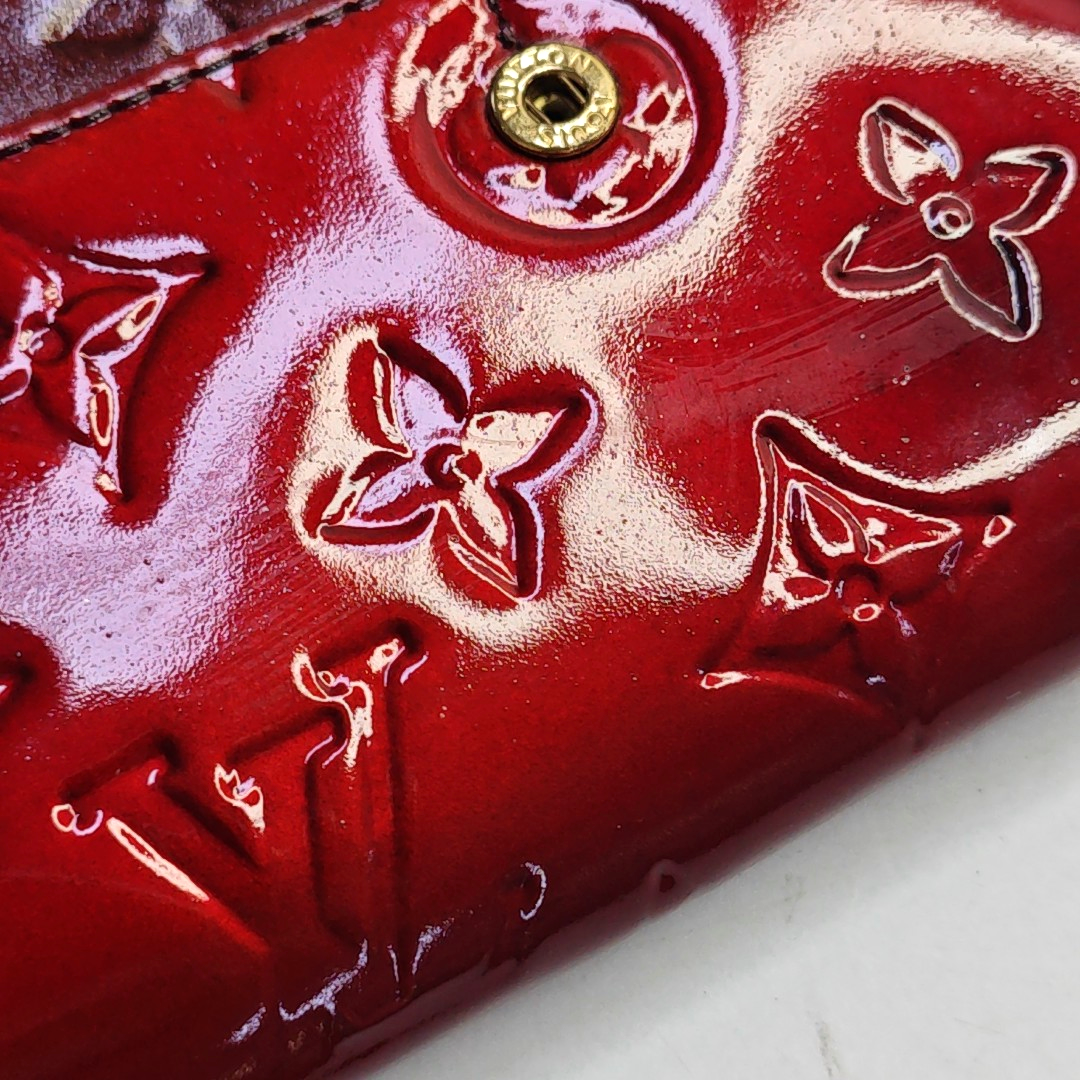 LOUIS VUITTON PORTE MONNAIE Red patent leather embossed wallet Golden hardware-(SKU)-958031193