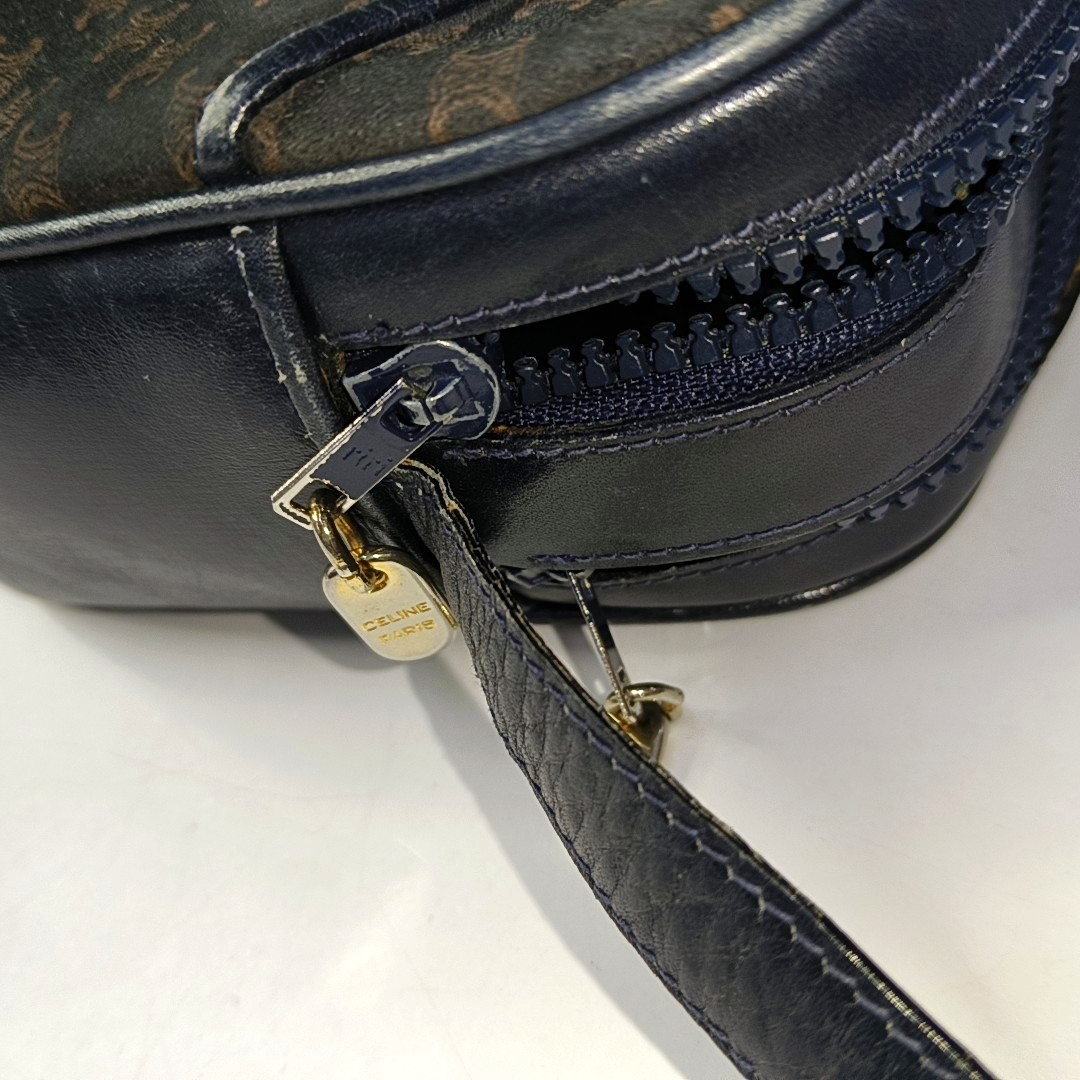 CELINE Camera Bag Black Velvet Leather Triumph Arch Crossbody Single Shoulder Bag Golden hardware-(SKU)-956103145