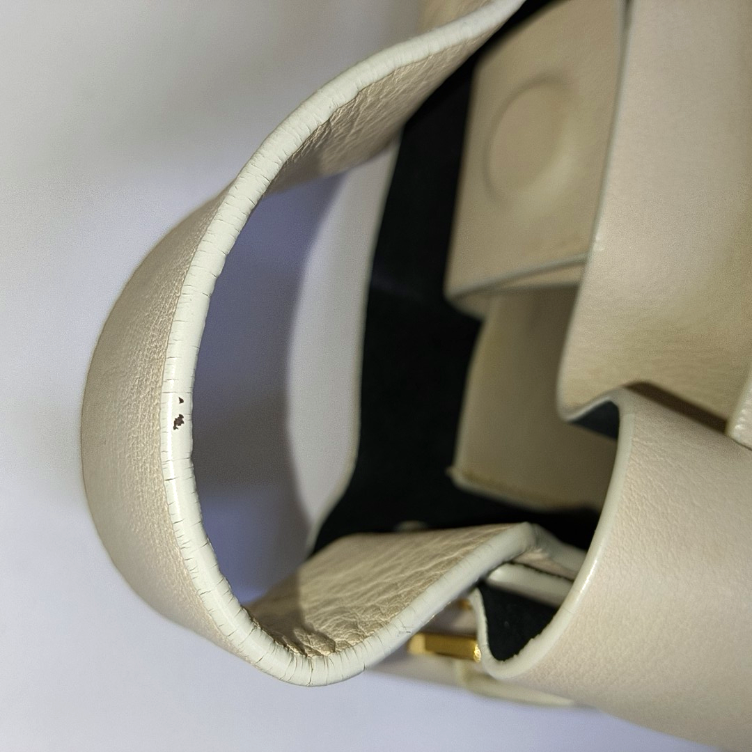 Yuzefi Beige Leather Single Shoulder Bag Golden hardware Removable shoulder strap-(SKU)-937551910