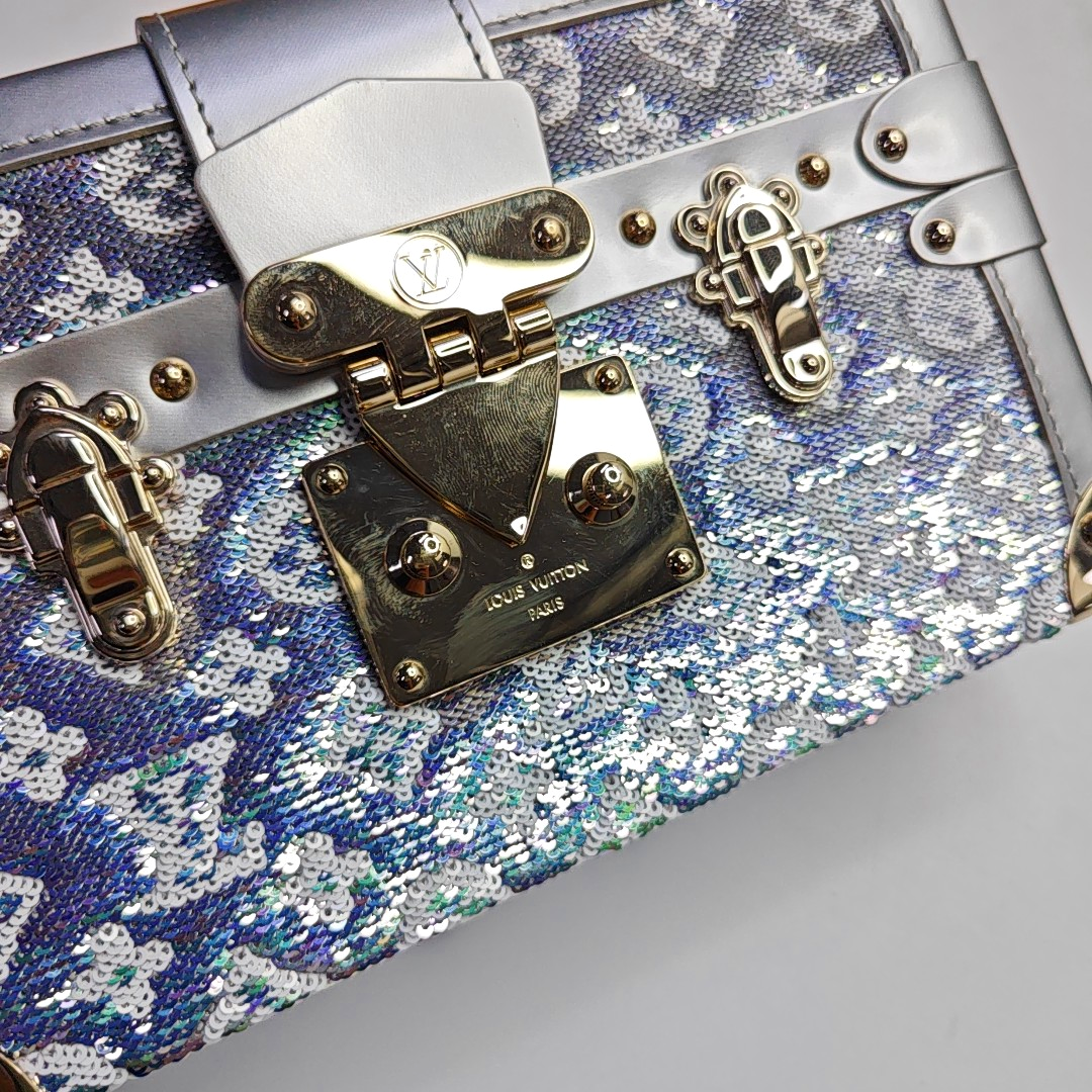 LOUIS VUITTON PETITE MALLE Silver Satin Shoulder Bag Crossbody Golden Hardware Removable Shoulder Strap Complete Accessories-(SKU)-961332912