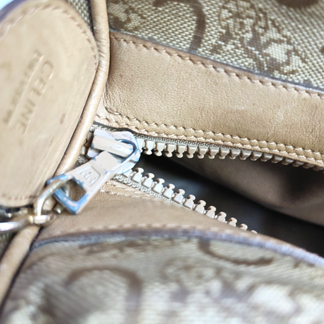 CELINE Khaki Plastic Triumph Handbag Golden hardware-(SKU)-943936664