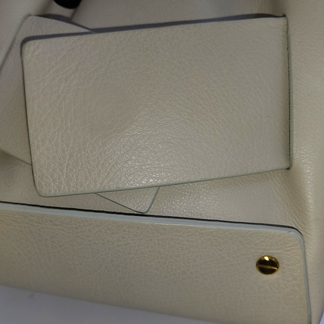 Yuzefi Beige Leather Single Shoulder Bag Golden hardware Removable shoulder strap-(SKU)-937551910