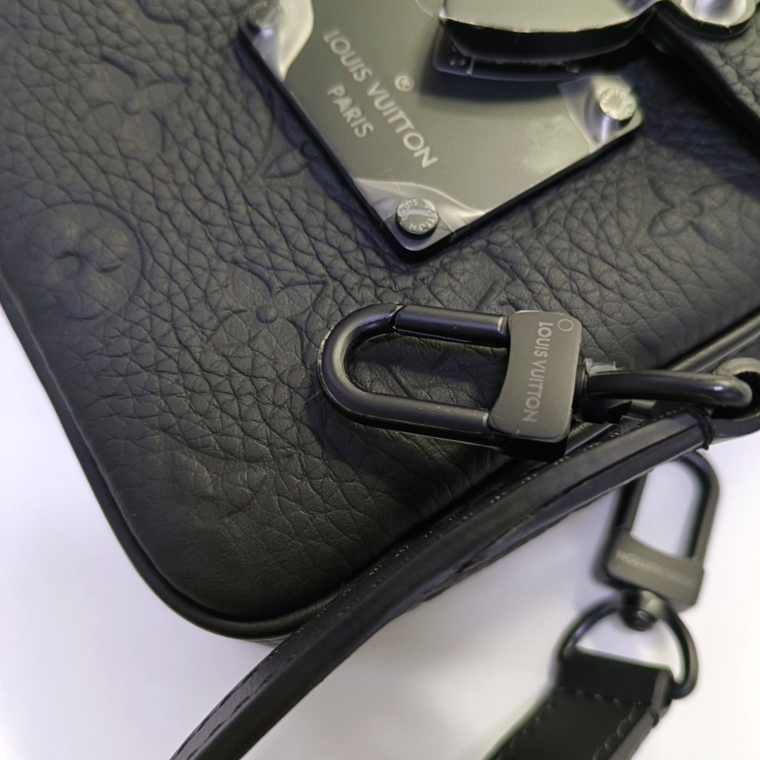 LOUIS VUITTON S LOCK Black Calfskin Monogram Vernis Crossbody Bag Shoulder Bag Handbag Removable Strap Black Hardware-(SKU)-964883000