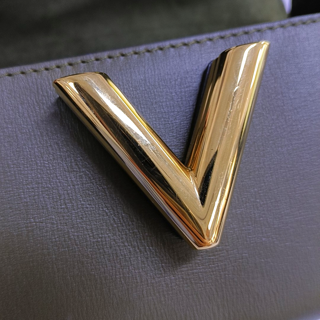 LOUIS VUITTON TWIST Small Green Leather Embroidered Crossbody Shoulder Bag with Gold Hardware-(SKU)-957815452
