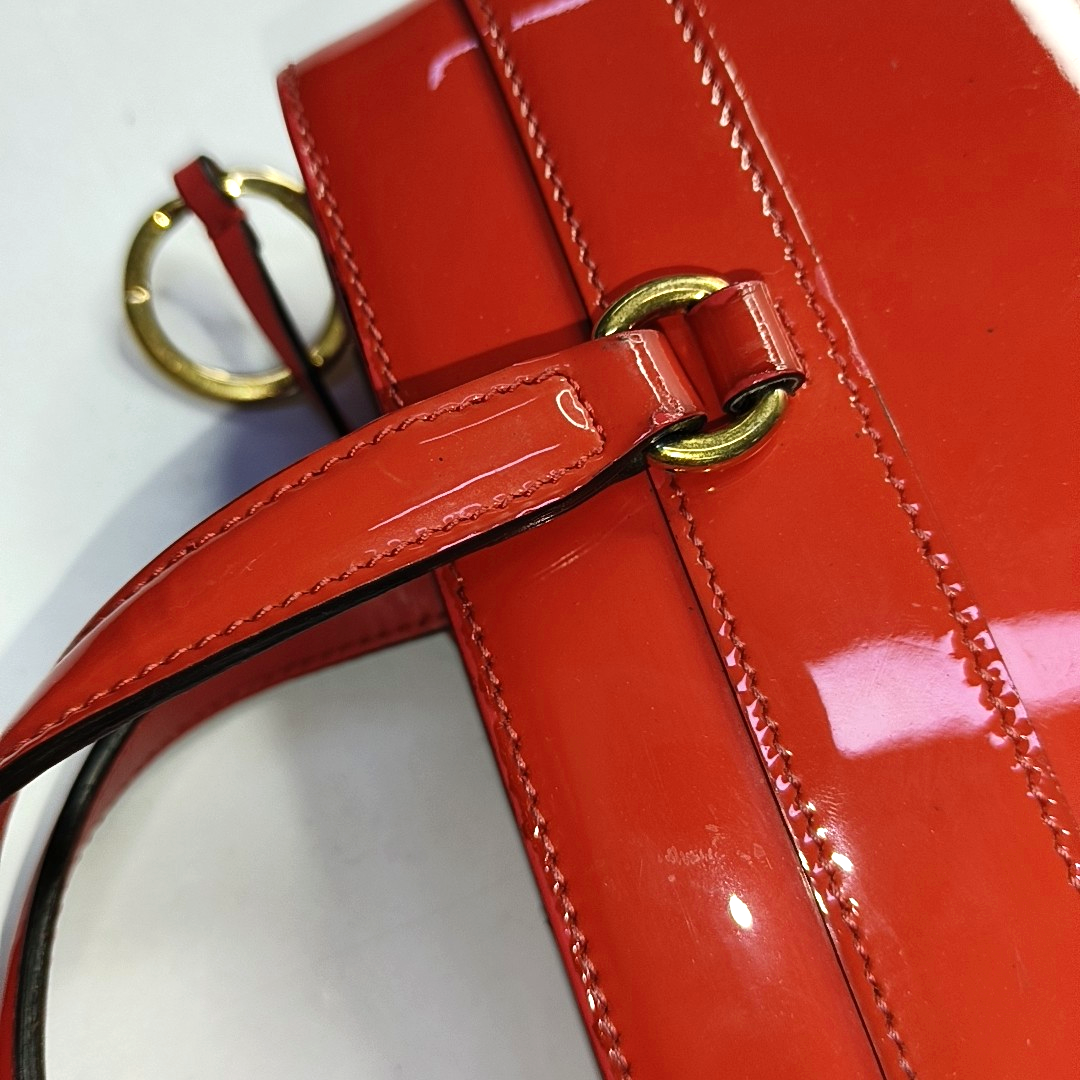GUCCI Horsebit Chain Red Patent Leather Horsebit Shoulder and Handbag Golden hardware Removable shoulder strap-(SKU)-954143882