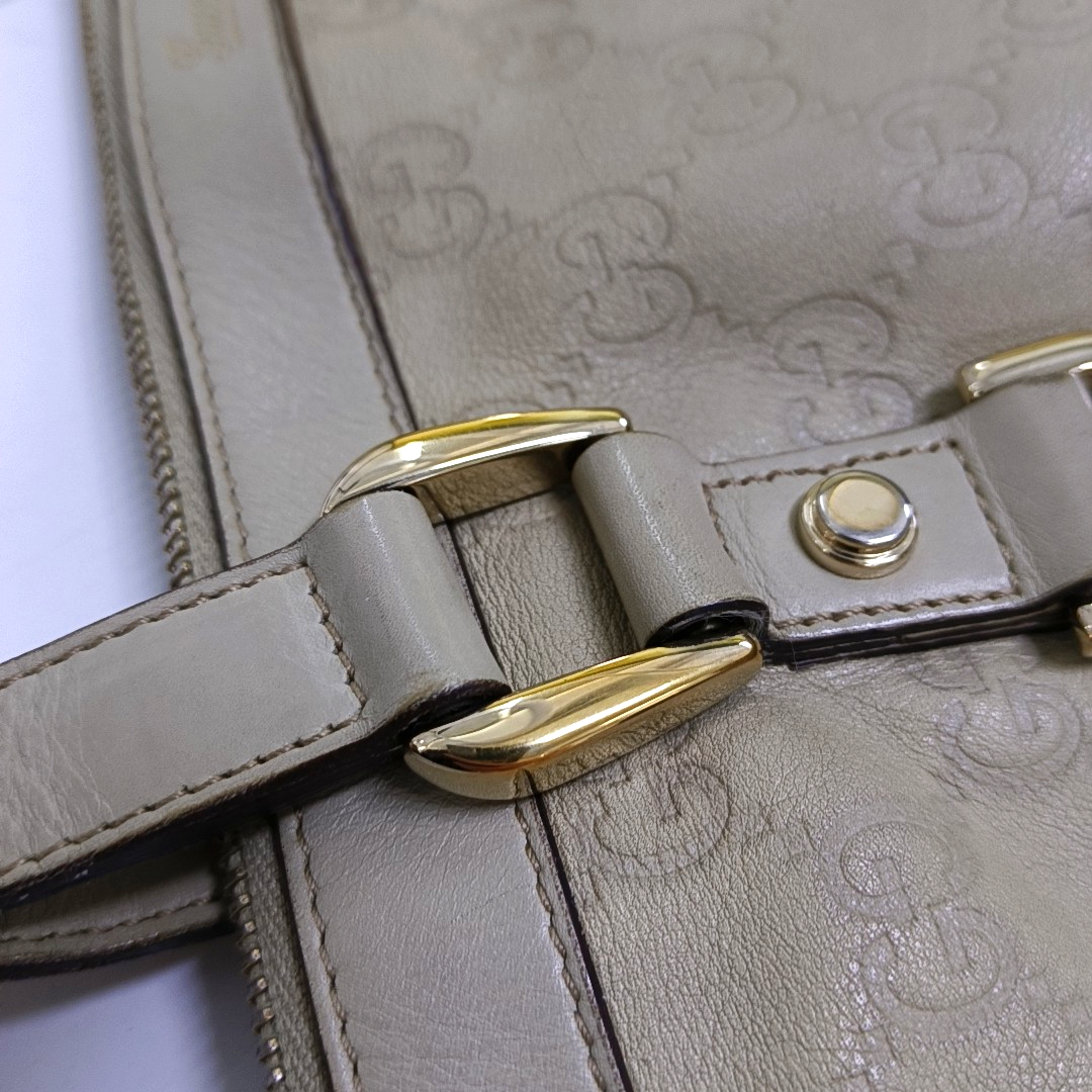 GUCCI Abbey White cowhide 老花压纹 (monogram embossed) shoulder bag/handbag Golden hardware-(SKU)-957784065